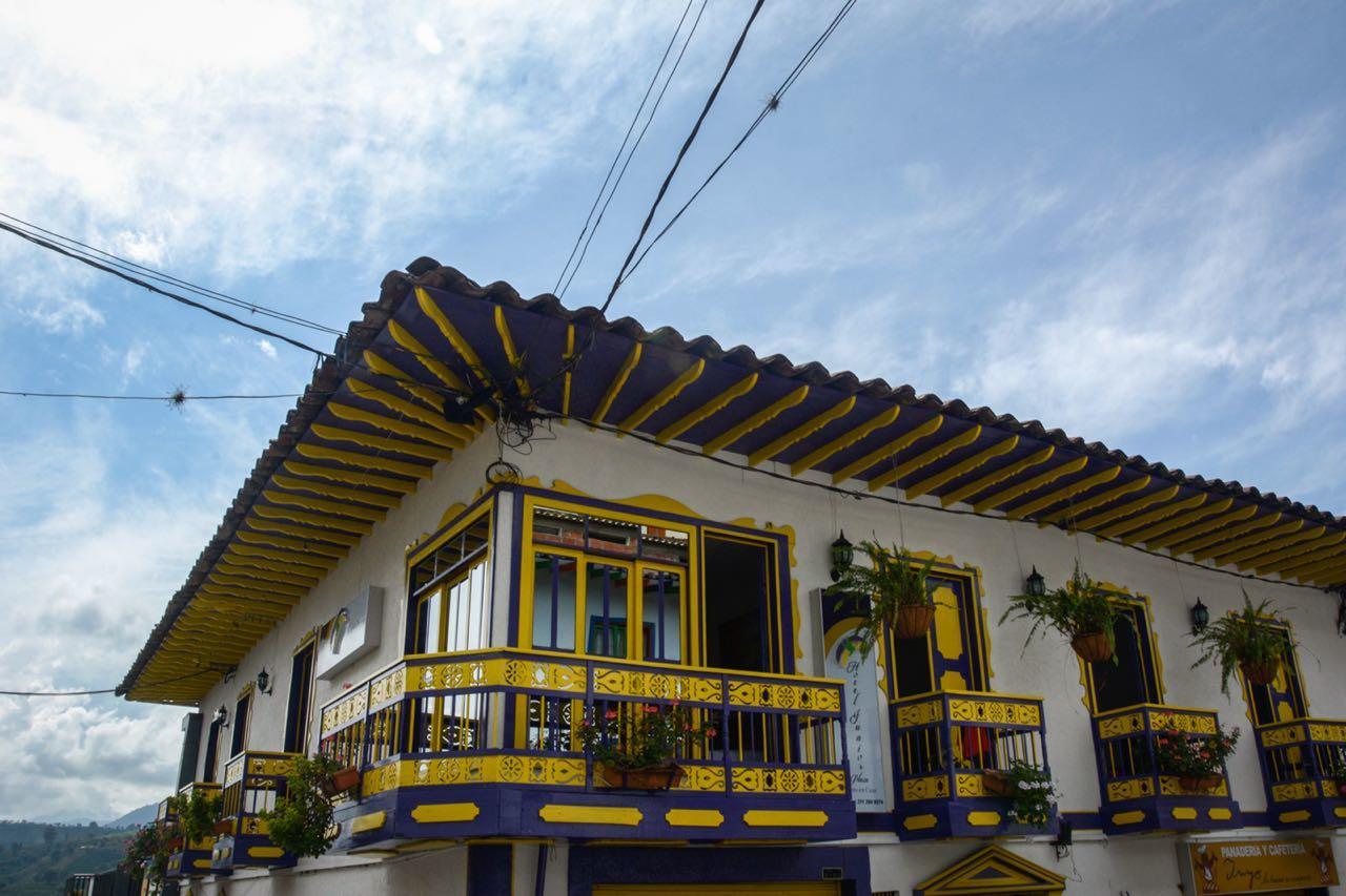 Hotel Junior Plaza Apía Exterior foto